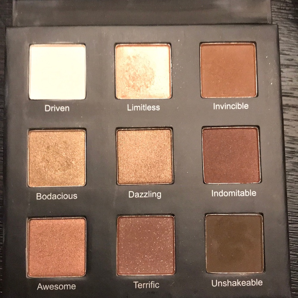 Real her eyeshadow palette